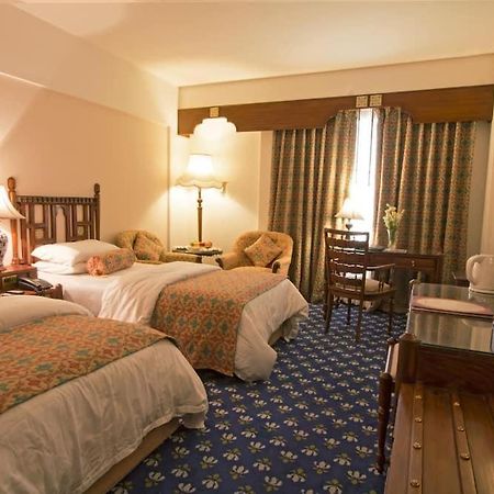 Faisalabad Serena Hotel ภายนอก รูปภาพ