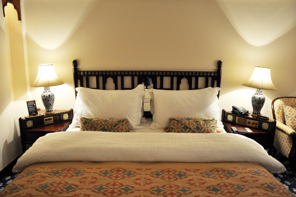Faisalabad Serena Hotel ภายนอก รูปภาพ