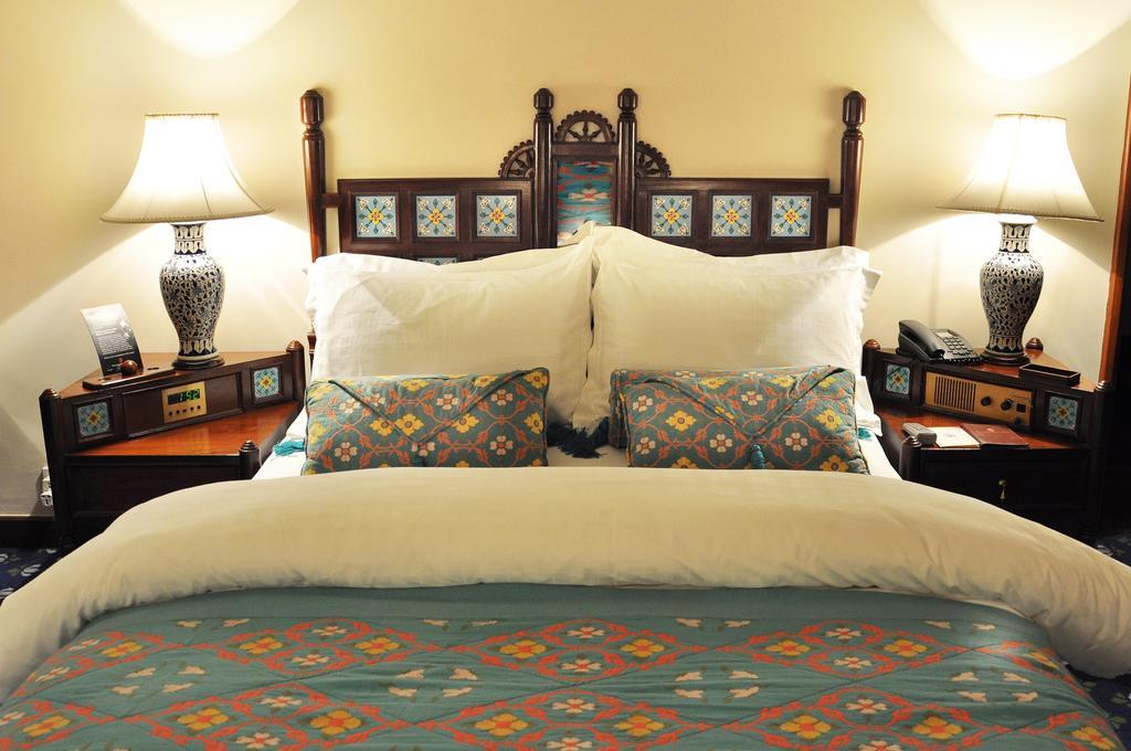 Faisalabad Serena Hotel ภายนอก รูปภาพ