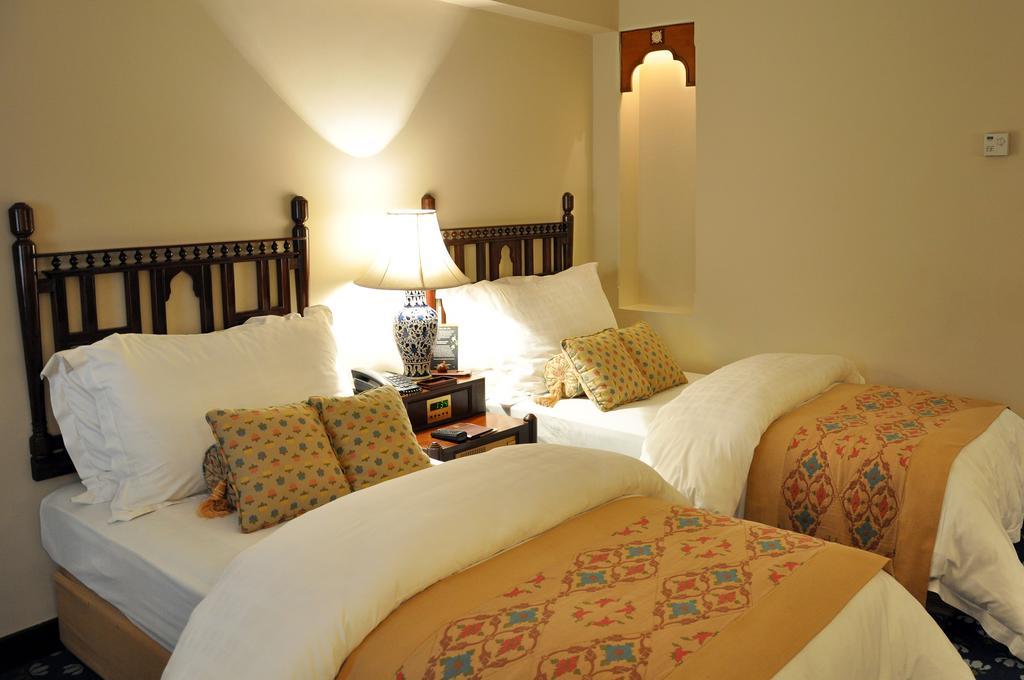 Faisalabad Serena Hotel ภายนอก รูปภาพ