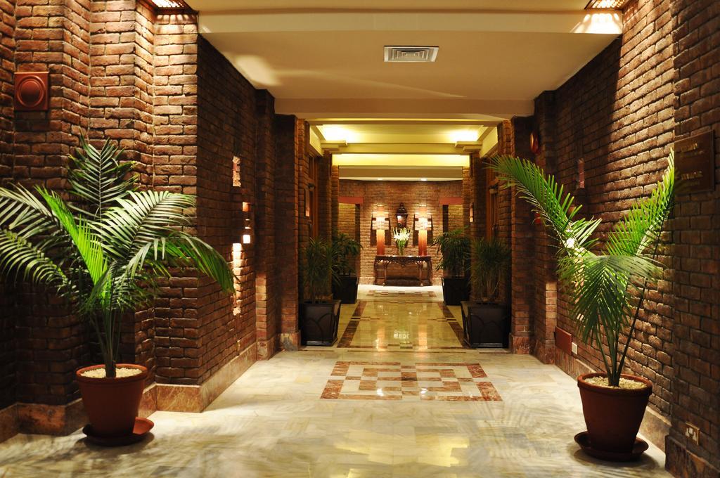 Faisalabad Serena Hotel ภายนอก รูปภาพ