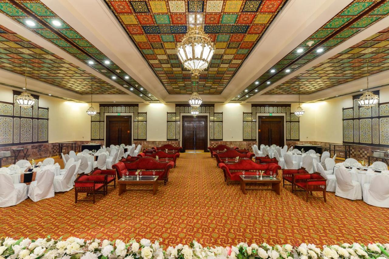 Faisalabad Serena Hotel ภายนอก รูปภาพ